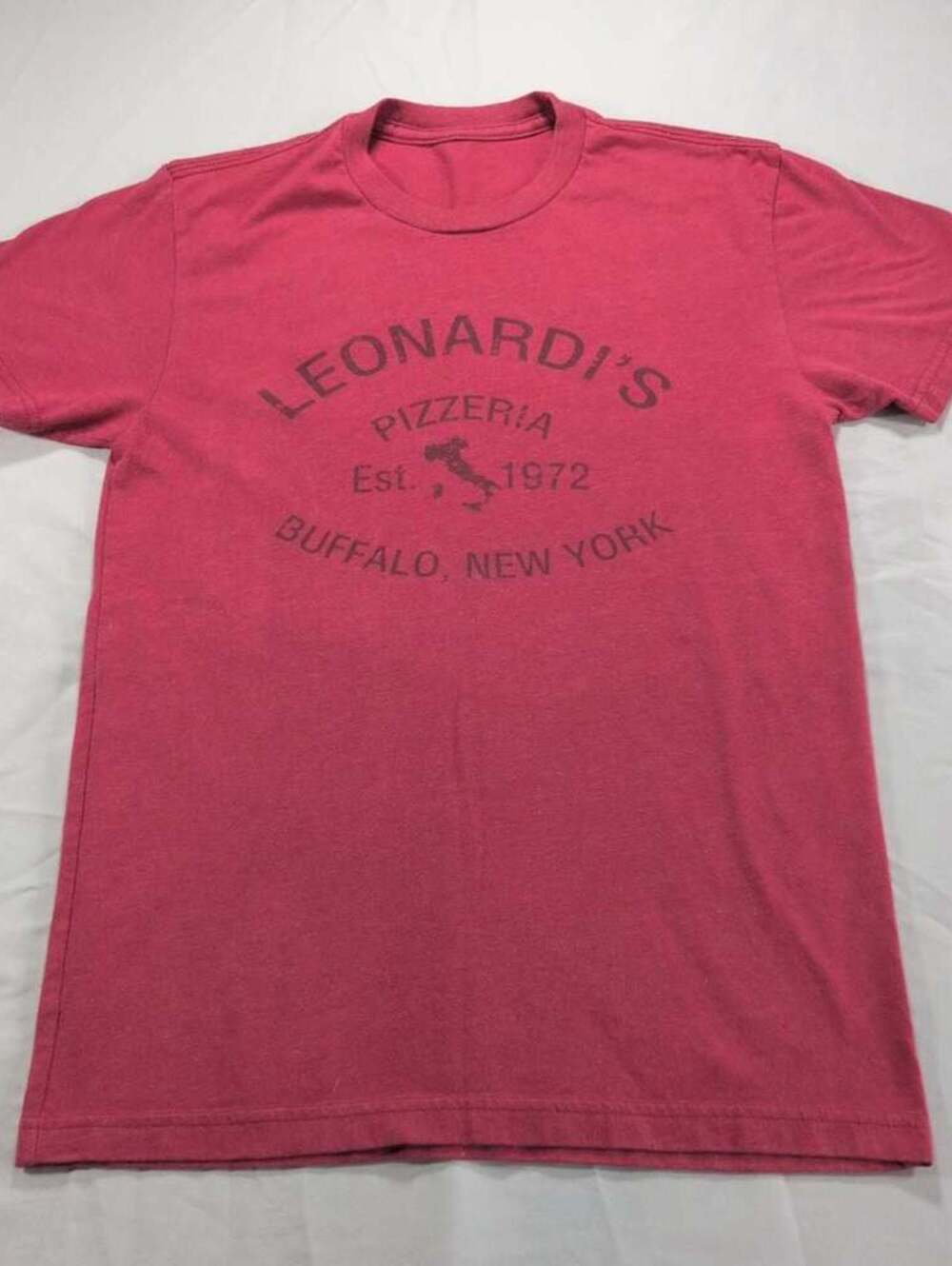 Leonardis Pizzeria Graphic T-Shirt